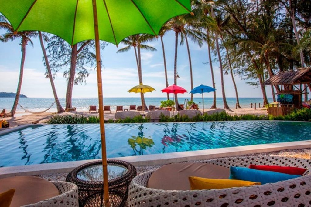 พักผ่อนสุดโรแมนติกที่ Tinkerbell Resort เกาะกูด